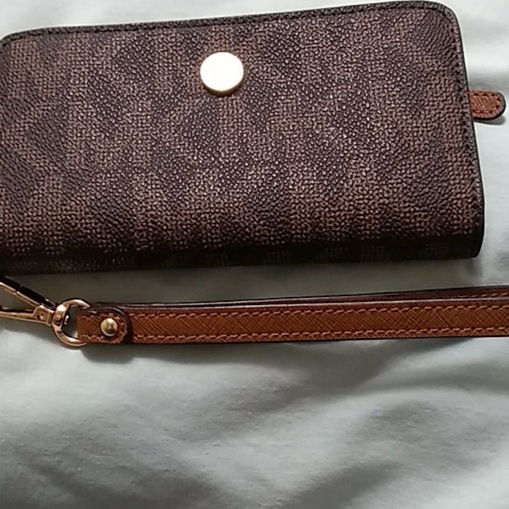 Multi functional wallet from MK